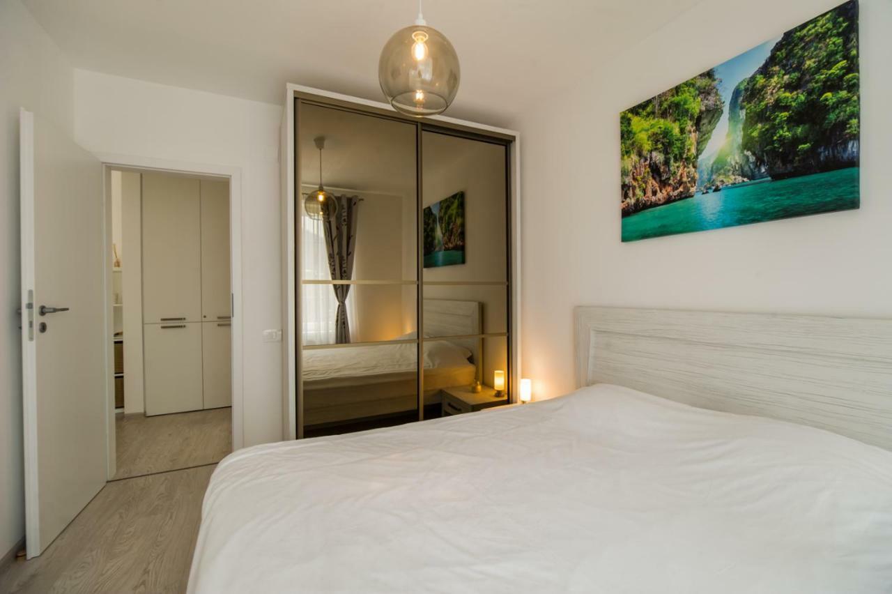 בראשוב Schiller Apartment 57 - Free Private Parking מראה חיצוני תמונה