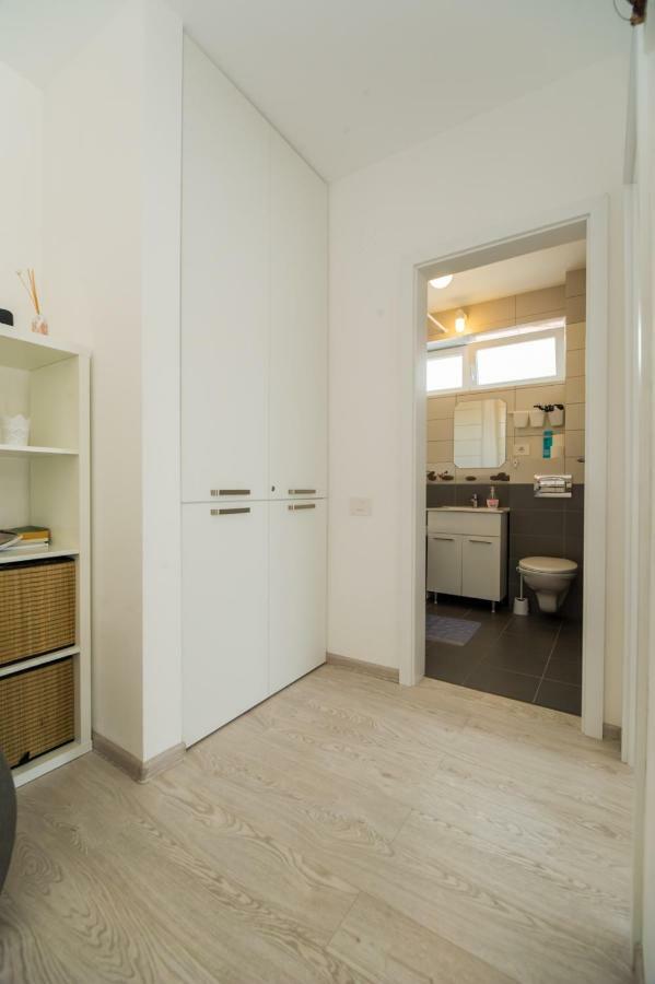 בראשוב Schiller Apartment 57 - Free Private Parking מראה חיצוני תמונה