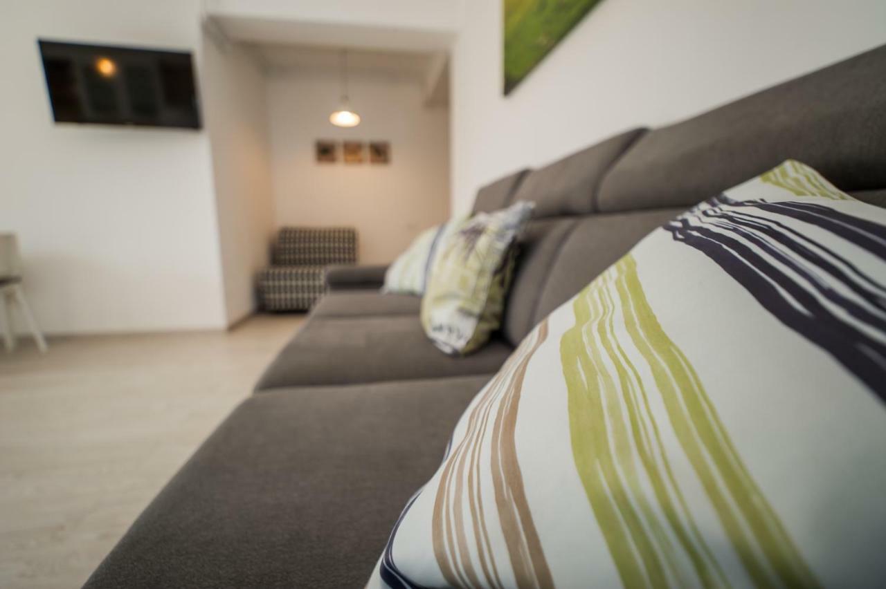 בראשוב Schiller Apartment 57 - Free Private Parking מראה חיצוני תמונה